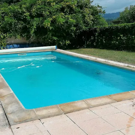 Les Fontaines Bed & Breakfast