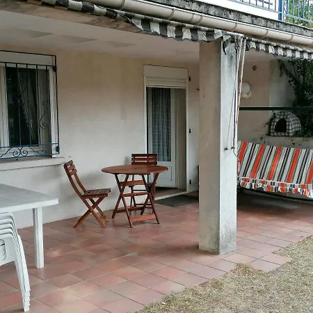 Les Fontaines Bed & Breakfast *